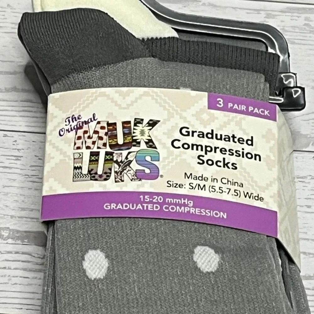 Muk Luks Womens‎ 3 Pack Graduated Compression Socks Grey Wide S/M 15-20mmHg